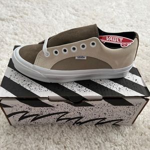 Vans Sneaker Women’s 8.5, Men’s 7